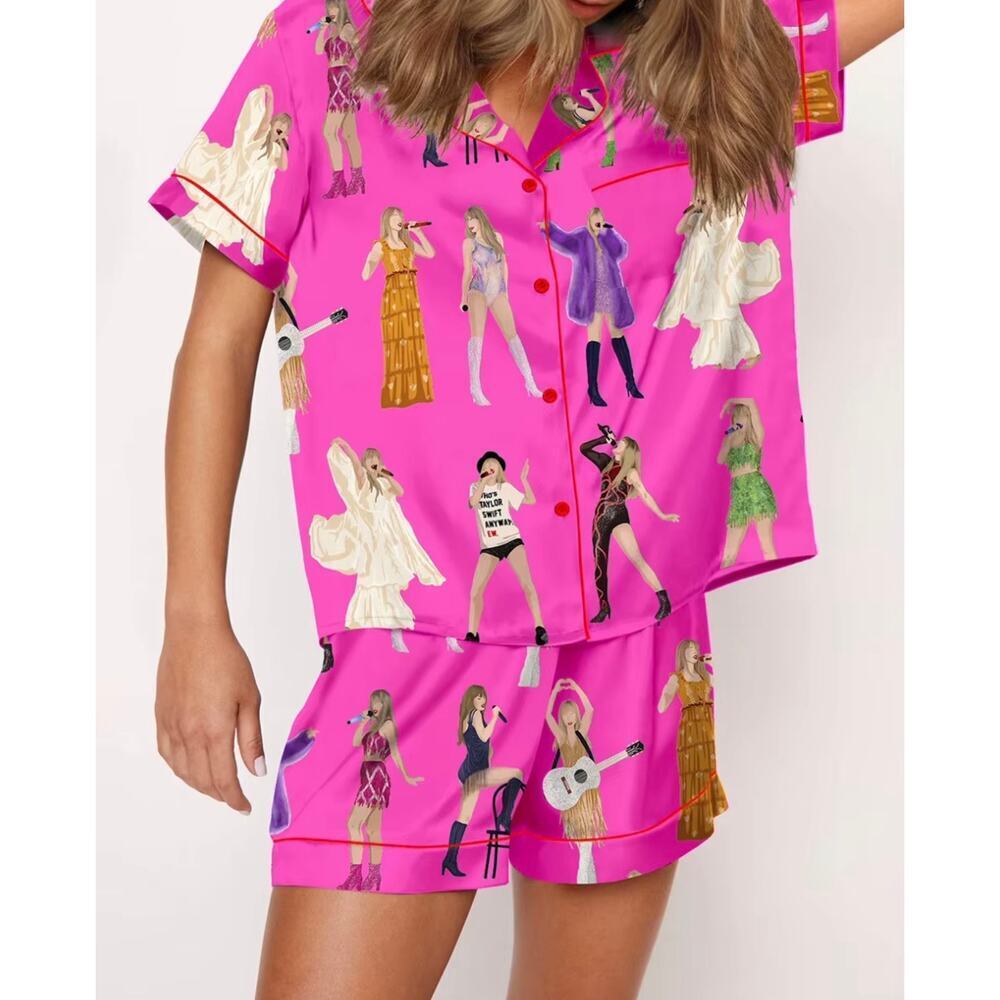 Taylor Swift, silky pajamas